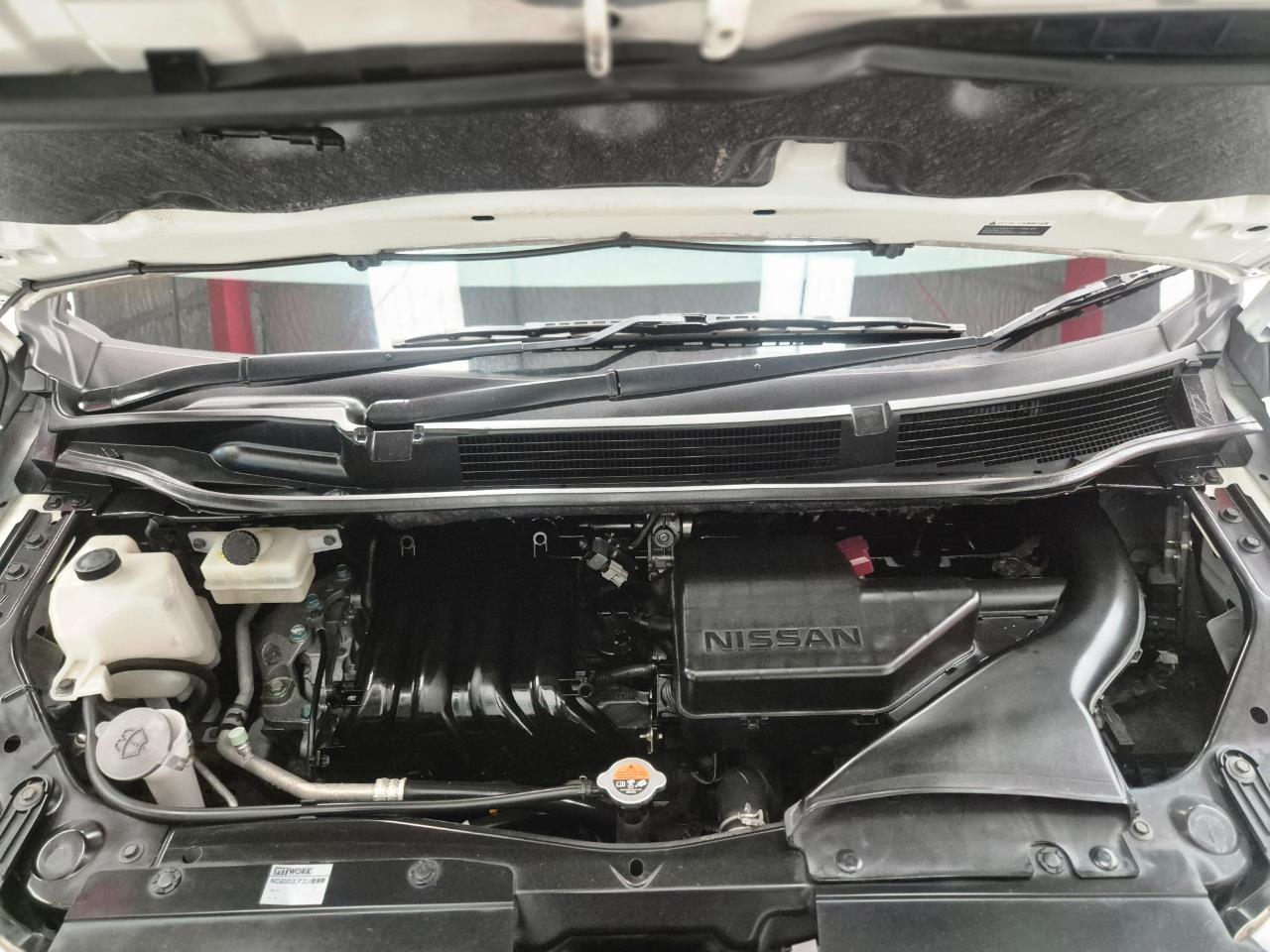 2013 Nissan Serena thumbnail