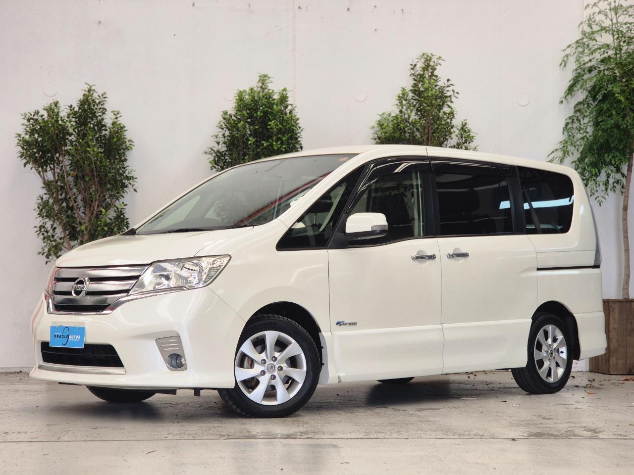 2013 Nissan Serena thumbnail