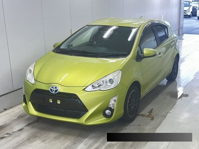 2015 Toyota Aqua thumbnail