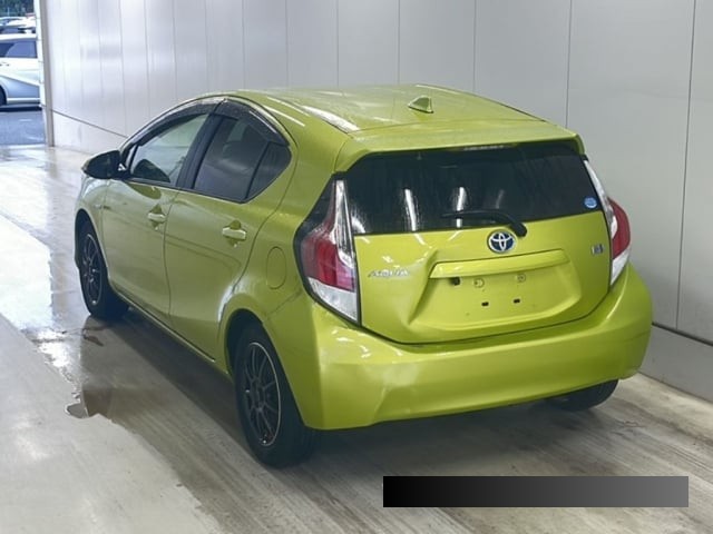 2015 Toyota Aqua thumbnail