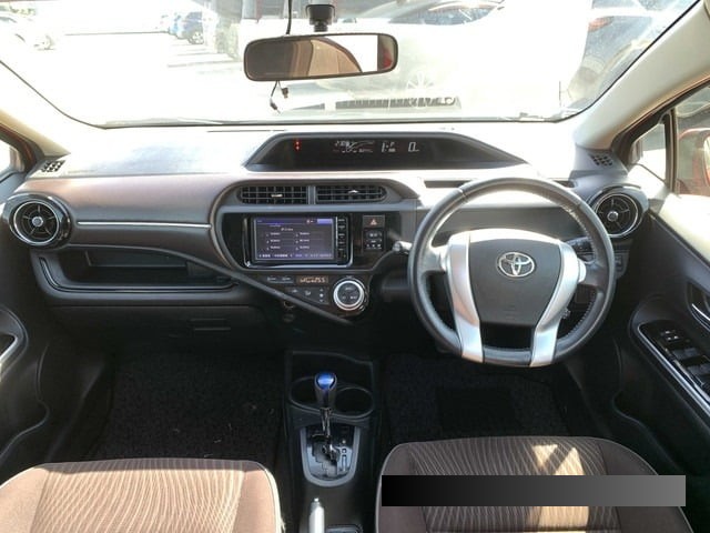 2015 Toyota Aqua thumbnail