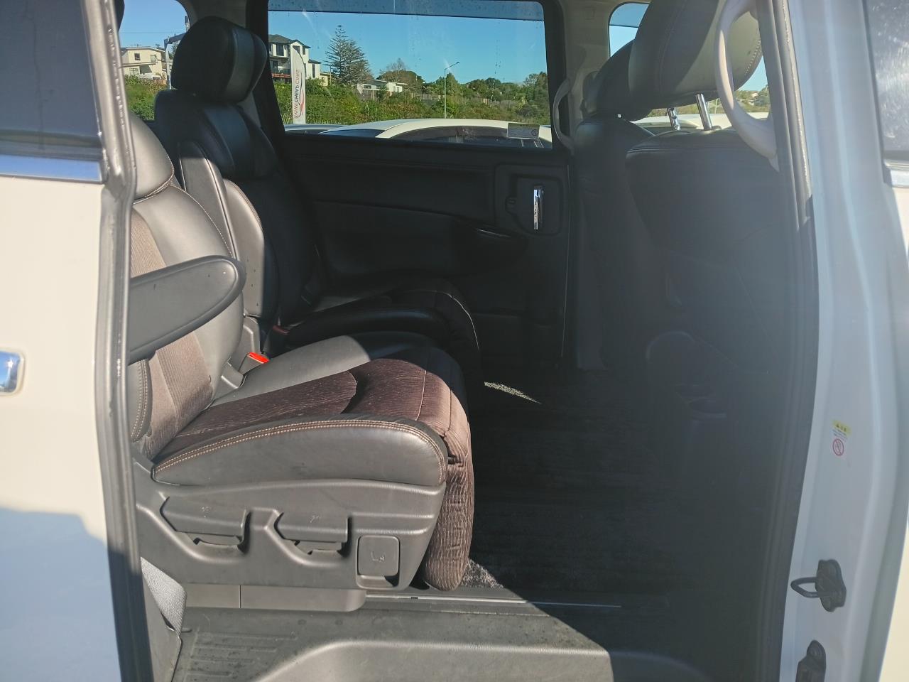 2016 Nissan ELGRAND thumbnail