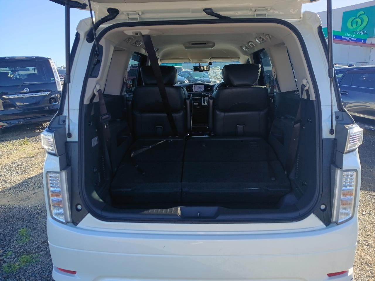 2016 Nissan ELGRAND thumbnail