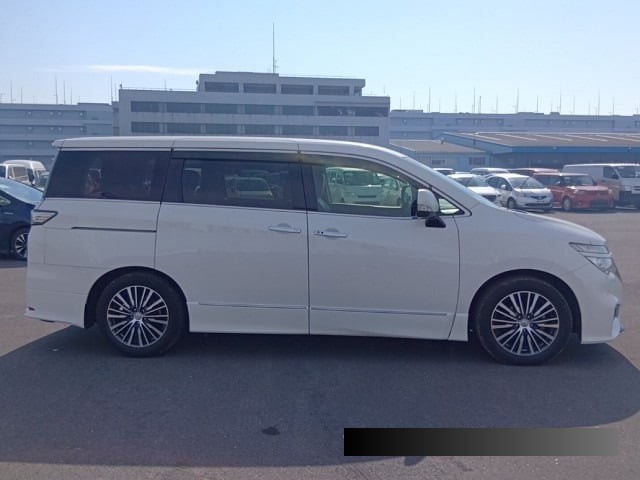 2016 Nissan ELGRAND thumbnail