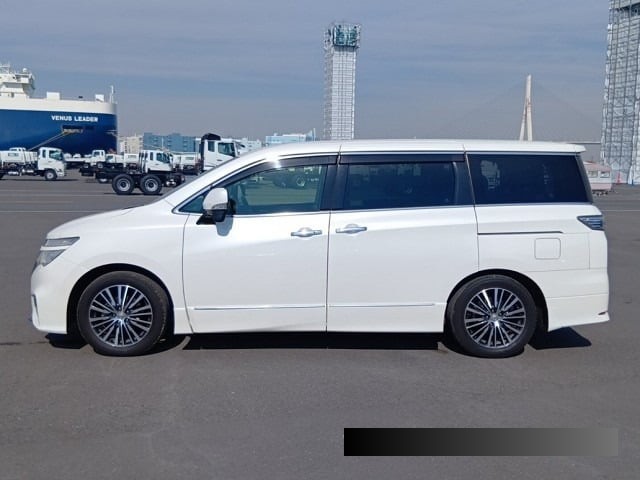 2016 Nissan ELGRAND thumbnail