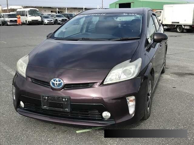 2013 Toyota Prius thumbnail