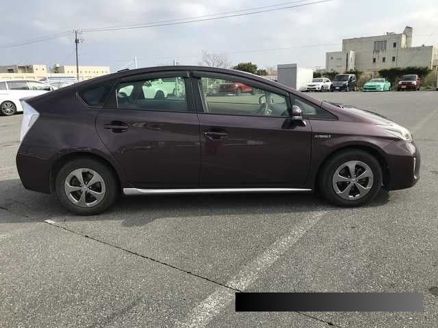 2013 Toyota Prius thumbnail