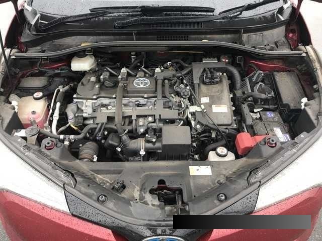 2017 Toyota C-HR thumbnail