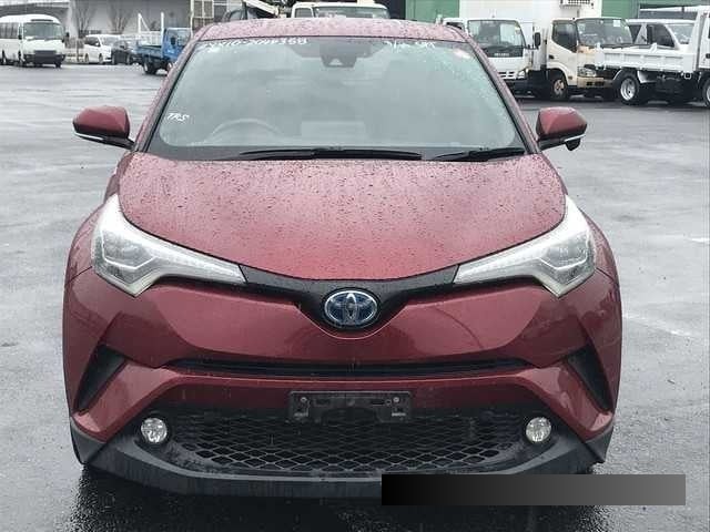 2017 Toyota C-HR thumbnail