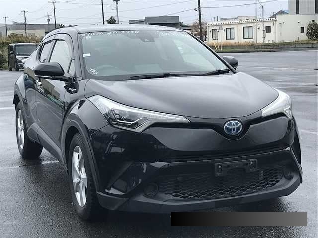 2018 Toyota C-HR thumbnail