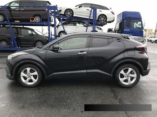 2018 Toyota C-HR thumbnail
