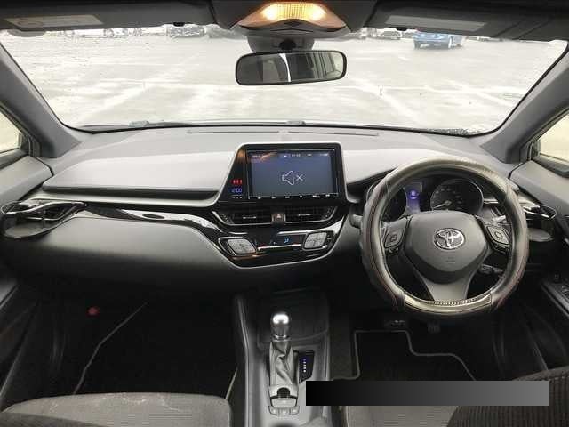 2018 Toyota C-HR thumbnail