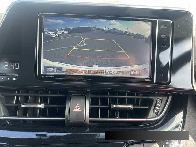 2019 Toyota C-HR thumbnail