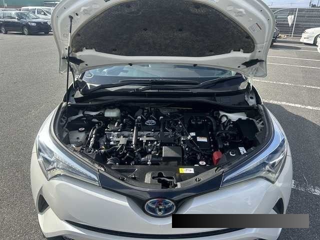 2019 Toyota C-HR thumbnail