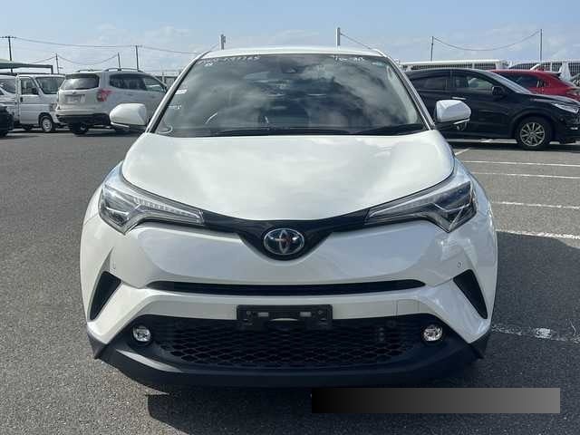 2019 Toyota C-HR thumbnail