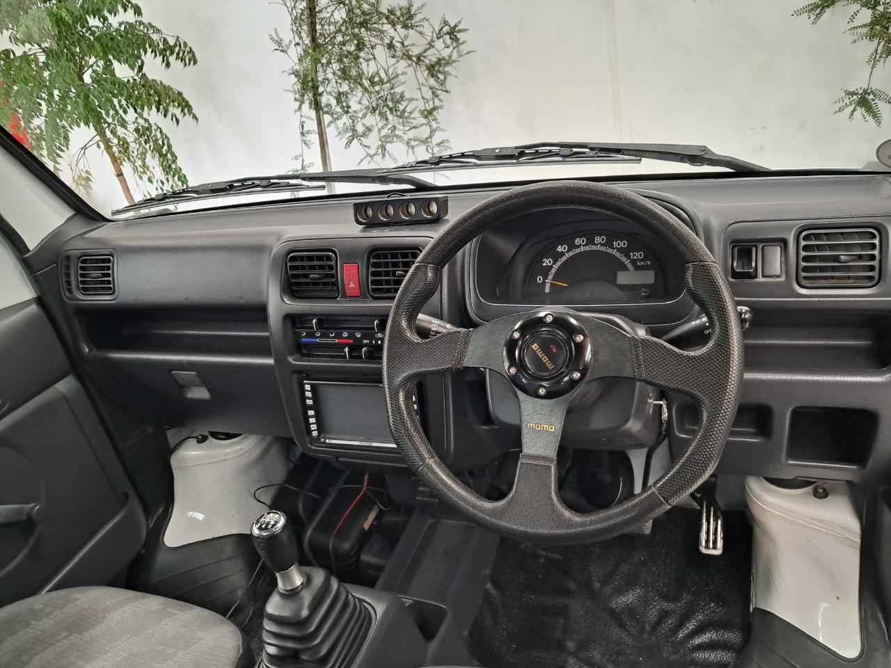 2004 Suzuki CARRY thumbnail