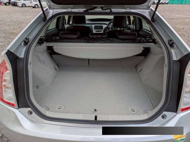 2013 Toyota Prius thumbnail