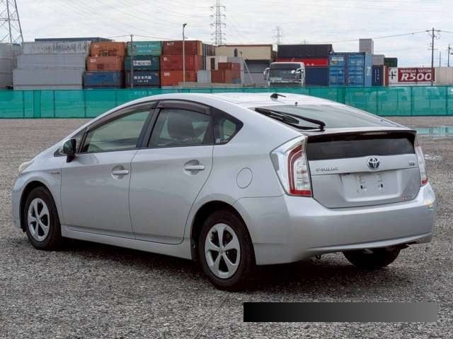 2013 Toyota Prius thumbnail