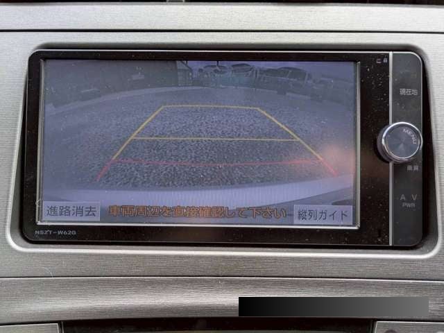 2013 Toyota Prius thumbnail