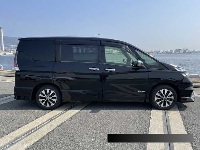 2017 Nissan Serena thumbnail