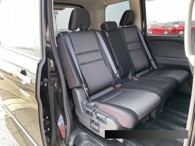 2017 Nissan Serena thumbnail