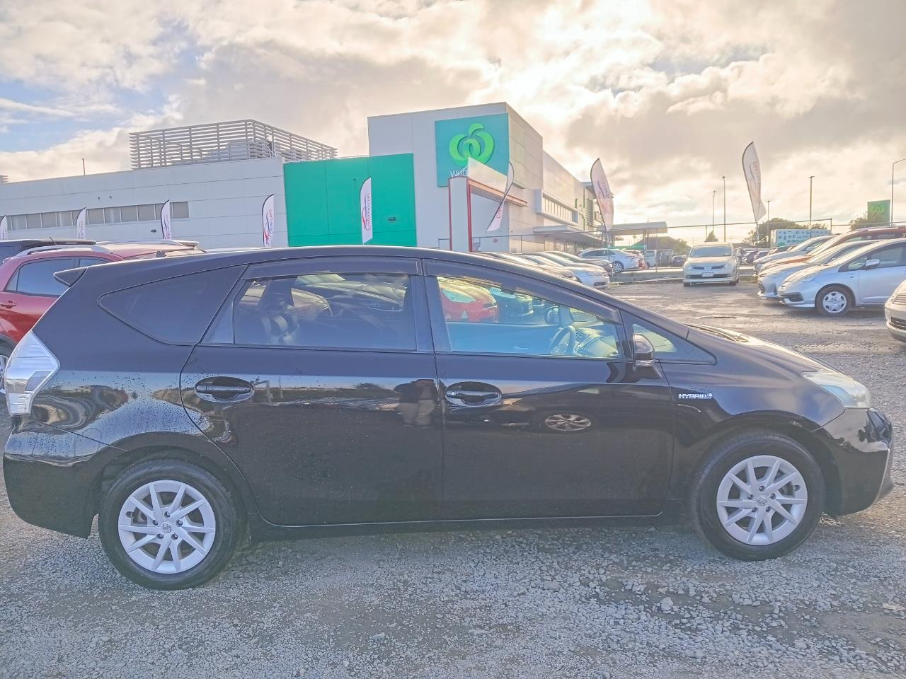 2013 Toyota Prius thumbnail