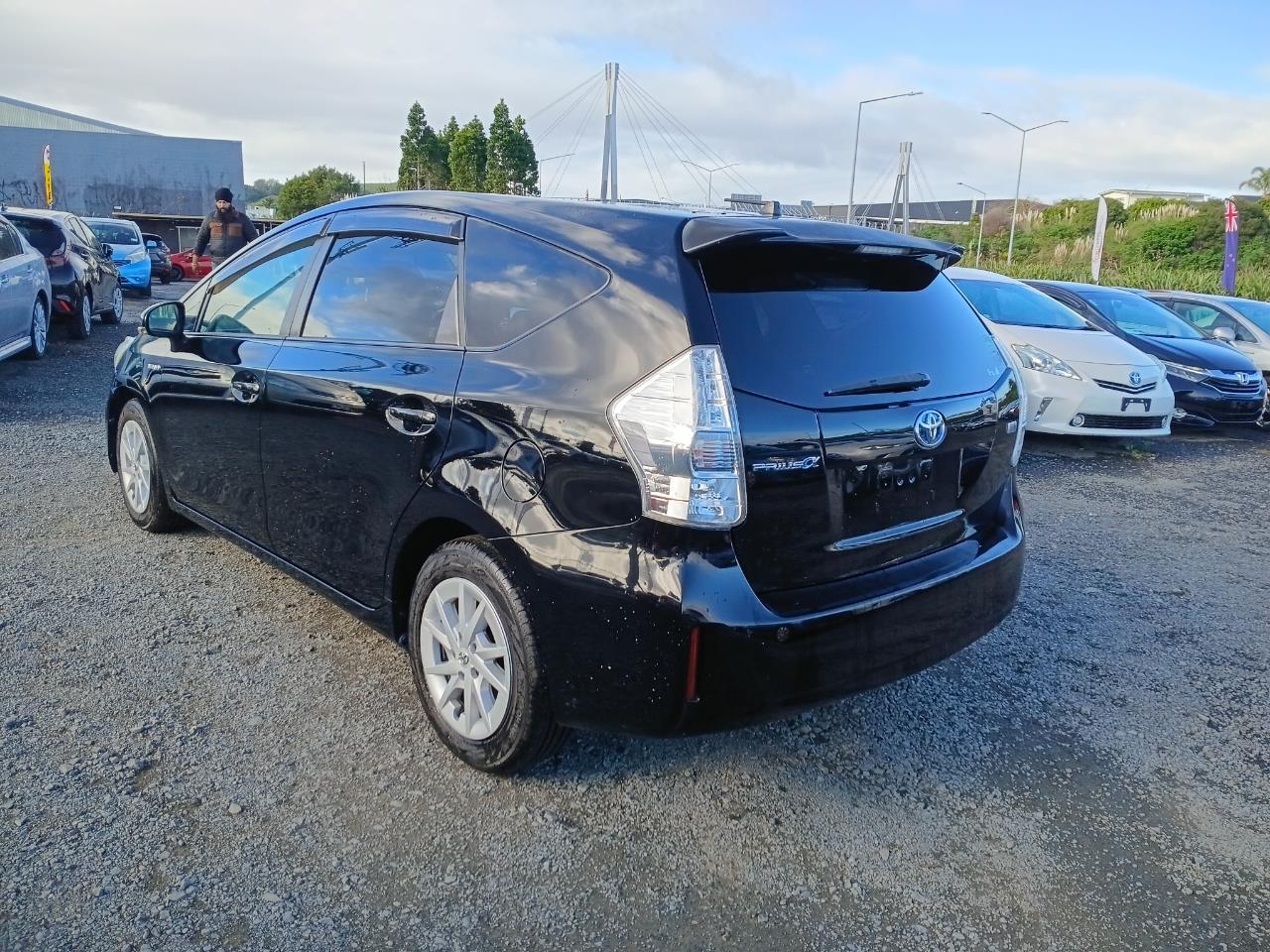 2013 Toyota Prius thumbnail