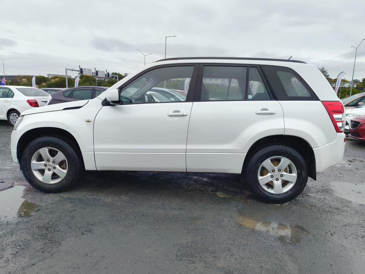 2007 Suzuki Grand thumbnail