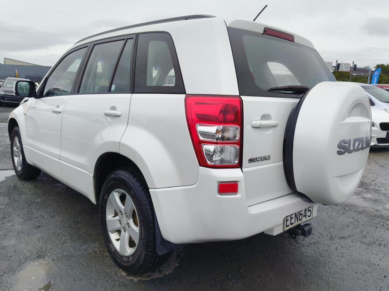 2007 Suzuki Grand thumbnail