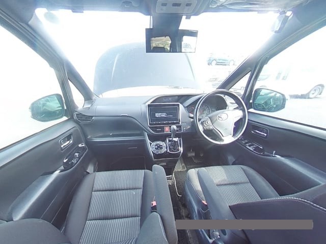 2013 Toyota Prius thumbnail