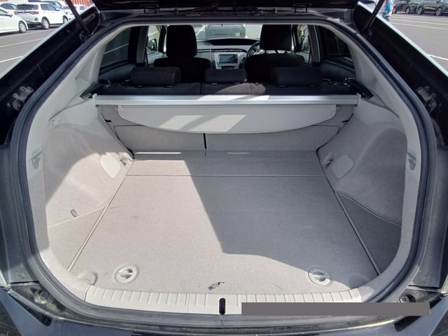 2013 Toyota Prius thumbnail
