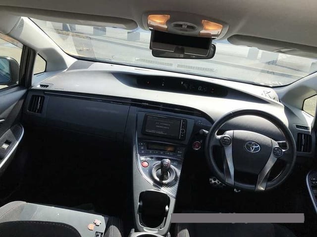 2014 Toyota Prius thumbnail