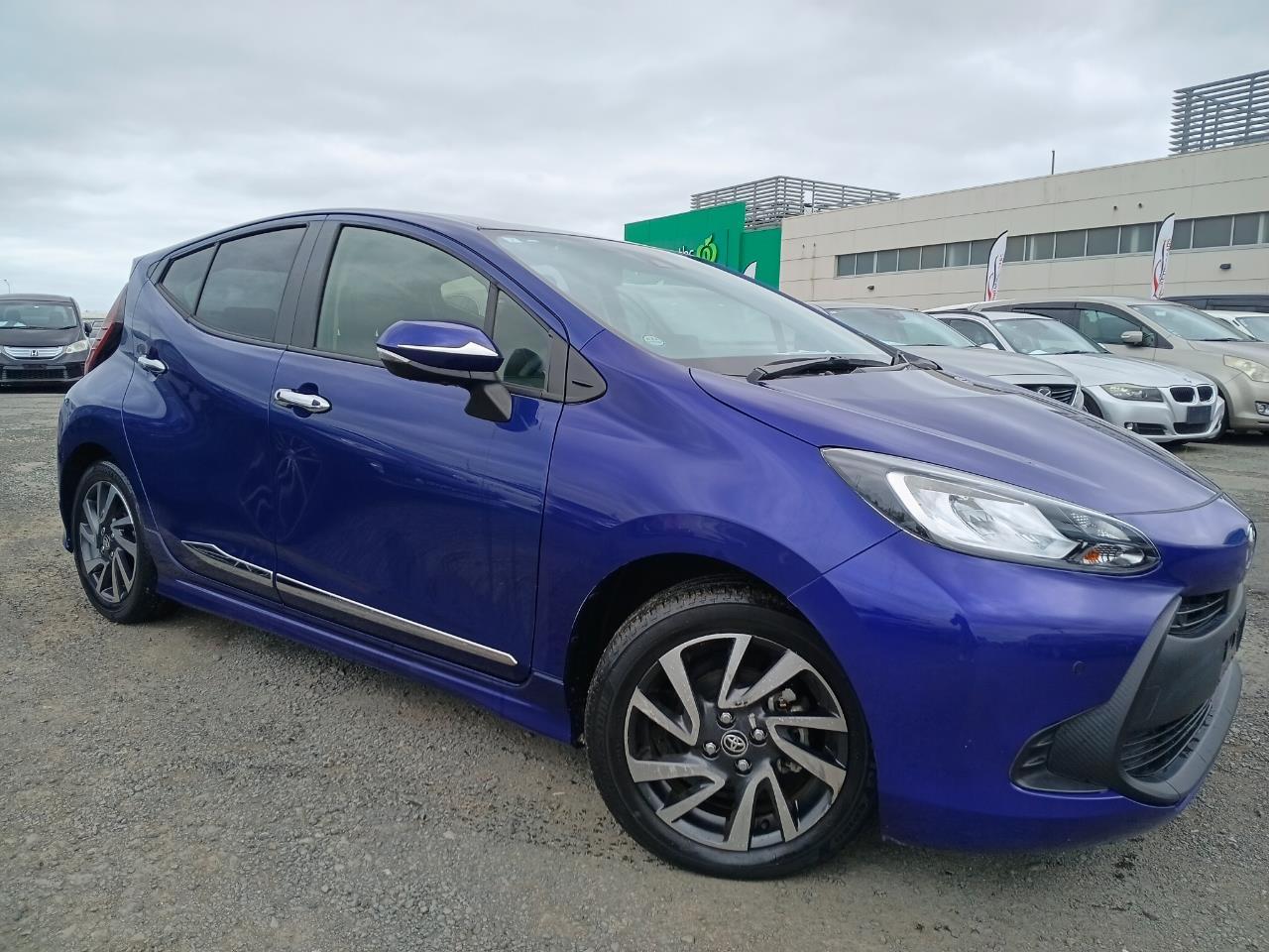 2021 Toyota Aqua thumbnail