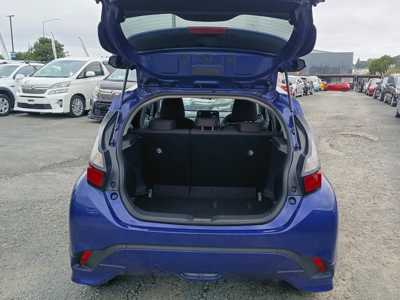 2021 Toyota Aqua thumbnail