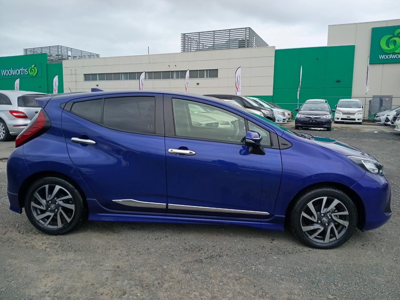 2021 Toyota Aqua thumbnail