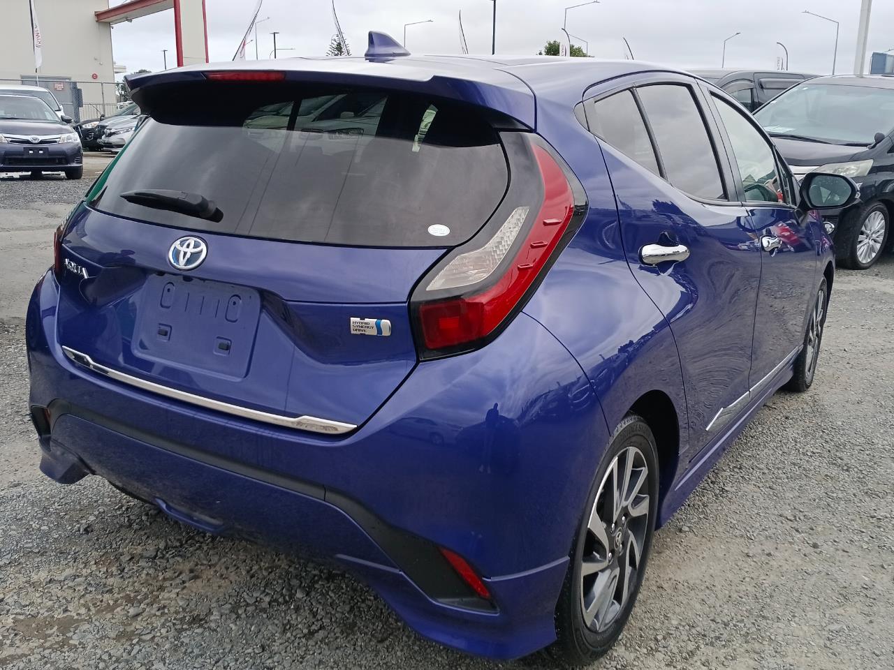 2021 Toyota Aqua thumbnail