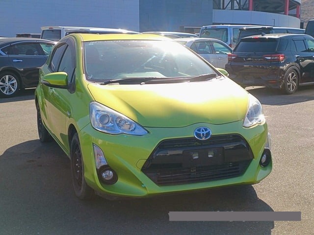 2015 Toyota Aqua thumbnail