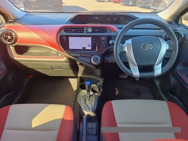 2015 Toyota Aqua thumbnail