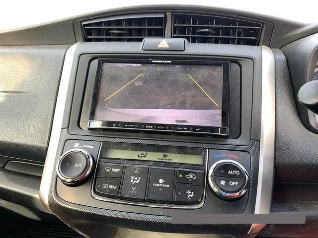 2016 Toyota Corolla thumbnail