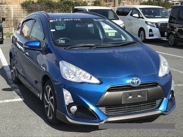 2015 Toyota Aqua thumbnail