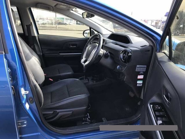 2015 Toyota Aqua thumbnail