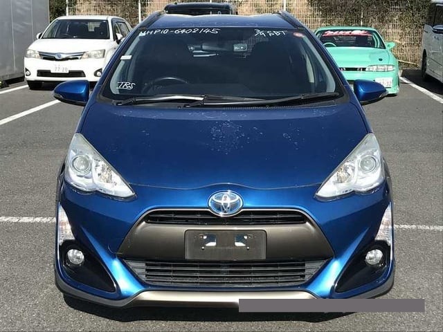 2015 Toyota Aqua thumbnail