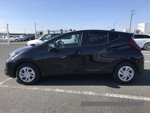 2022 Toyota Aqua thumbnail