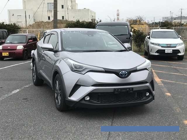 2019 Toyota C-HR thumbnail