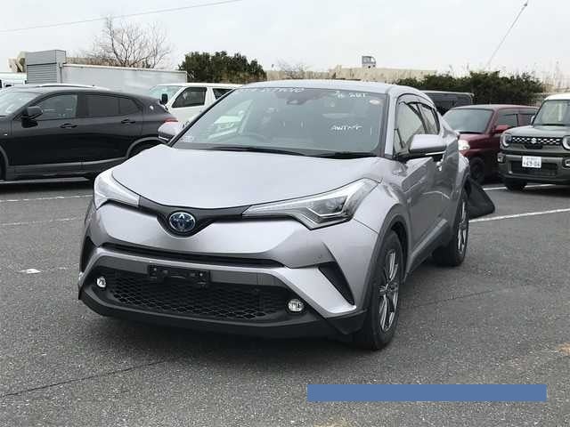 2019 Toyota C-HR thumbnail