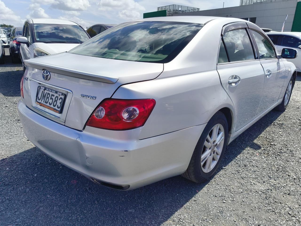 2005 Toyota Mark-X thumbnail