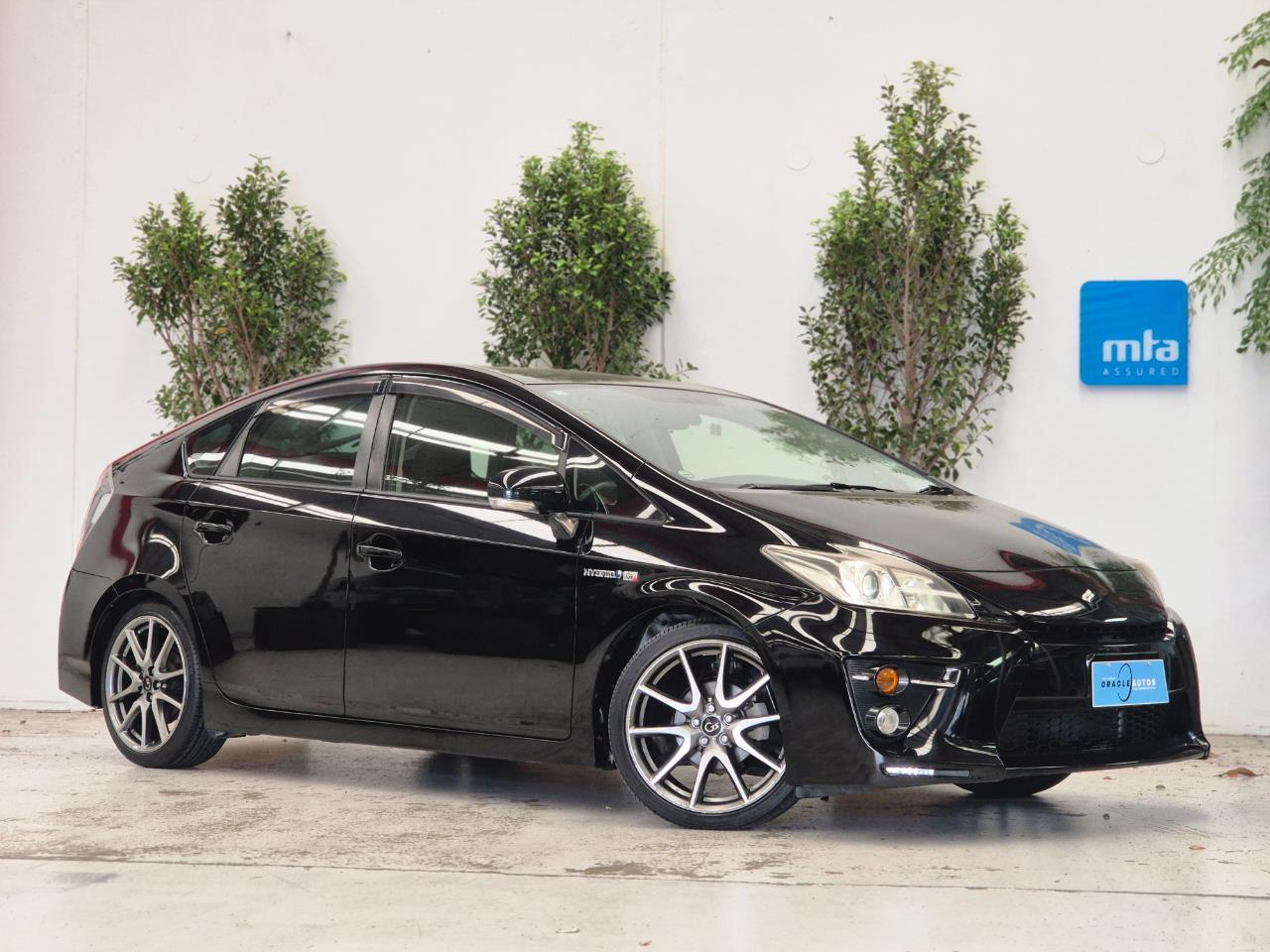 2012 Toyota Prius thumbnail