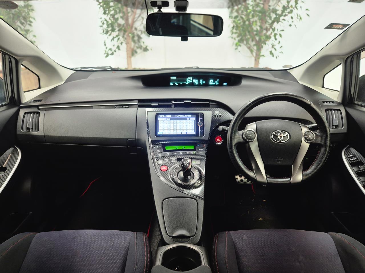 2012 Toyota Prius thumbnail