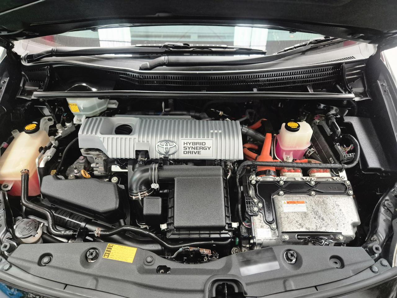 2012 Toyota Prius thumbnail