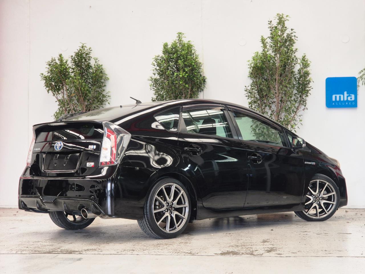 2012 Toyota Prius thumbnail